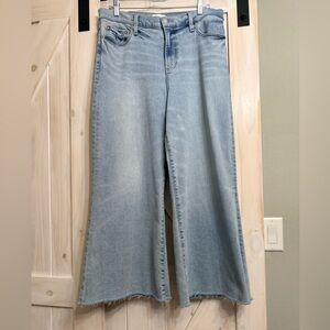 Pistola Size 32 Wide leg raw hem denim Jeans with stretch. Look great on.